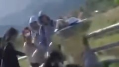 Lại một vụ nữ sinh bị đánh hội đồng