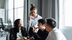 5 lỗi giao tiếp khiến bạn mất điểm trong mắt người khác