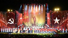 Bồi đắp khát vọng cống hiến và sáng tạo cho đội ngũ văn nghệ sĩ