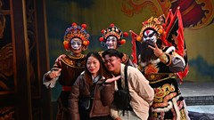 Khẳng định vai trò văn hoá trong tiến trình phát triển đất nước