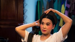 Sau tấm màn nhung của sân khấu chèo
