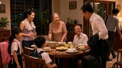 Giữ lửa bữa cơm nhà trong nhịp sống hiện đại