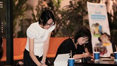 Lương cao, việc tốt, vì sao người trẻ vẫn muốn nghỉ?