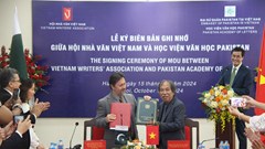Ký kết biên bản ghi nhớ giữa Hội Nhà văn Việt Nam và Học viện Văn học Pakistan