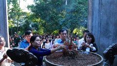 Đoàn đại biểu cuộc thi Đại sứ Văn hóa đọc năm 2024 dâng hương tại Đền Hùng