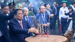 Thủ tướng Phạm Minh Chính dâng hương tưởng niệm các Vua Hùng