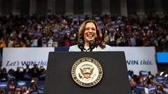 Phó Tổng thống Mỹ Kamala Harris nhận được đề cử áp đảo