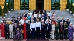 Tổng Bí thư, Chủ tịch nước Tô Lâm gặp mặt cán bộ phục vụ, bảo vệ Bác Hồ tại Khu Phủ Chủ tịch