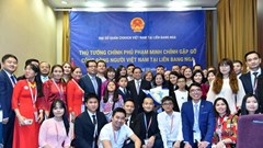 Thủ tướng gặp gỡ cộng đồng người Việt Nam tại Liên bang Nga 