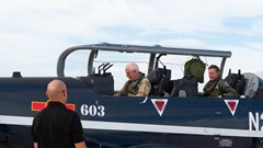 Việt Nam tiếp nhận 5 máy bay huấn luyện T-6C của Mỹ