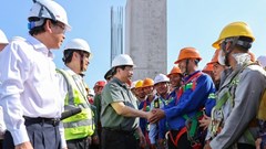 Chăm lo, hỗ trợ người lao động làm việc trên công trường trong dịp Tết