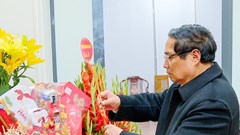 Thủ tướng Phạm Minh Chính dâng hương cố Tổng Bí thư Nguyễn Phú Trọng và cố Thủ tướng Phạm Văn Đồng
