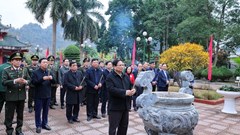Thủ tướng dâng hương Chủ tịch Hồ Chí Minh tại Khu di tích quốc gia đặc biệt địa điểm chiến thắng Biên giới năm 1950
