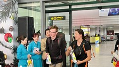 Đẩy mạnh chuyển đổi số, cắt giảm, đơn giản hóa thủ tục cấp thị thực cho người nước ngoài