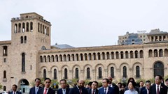 Chủ tịch Quốc hội và phu nhân tham quan Bảo tàng Lịch sử Quốc gia Armenia