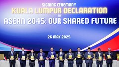 Các nhà lãnh đạo ASEAN ký Tuyên bố Kuala Lumpur