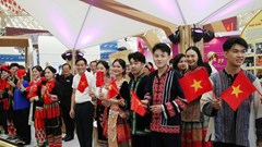Tặng 100.000 đồng/người cho toàn dân ăn Tết Độc lập