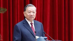 Càng trong những lúc khó khăn, càng phải làm tốt công tác xây dựng, chỉnh đốn Đảng