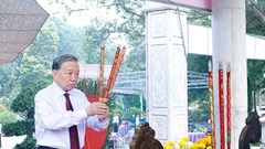 Tổng Bí thư, Chủ tịch nước Tô Lâm dâng hương tưởng niệm các Anh hùng liệt sĩ tại Tây Ninh