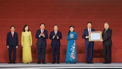 Tổng Bí thư, Chủ tịch nước Tô Lâm trao Nghị quyết của Quốc hội về thành lập thành phố Đồng Nai