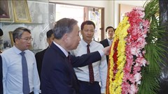 Tổng Bí thư, Chủ tịch nước Tô Lâm dâng hương tưởng niệm Chủ tịch Hồ Chí Minh tại Thái Lan