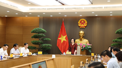 Phó Thủ tướng yêu cầu tiếp tục chú trọng chăm sóc sức khỏe, đời sống vật chất, tinh thần cho người cao tuổi