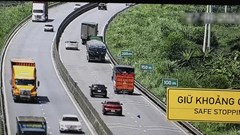 Phó Thủ tướng Thường trực Chính phủ yêu cầu rà soát, đánh giá kỹ quy định về khoảng cách an toàn trên cao tốc