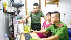 Mua rượu trôi nổi trên không gian mạng, gắn mác 'đặc sản' bán trên TikTok