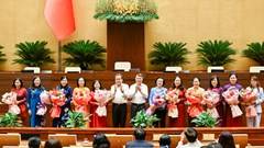 Thủ tướng Chính phủ và Chủ tịch Quốc hội gặp mặt các nữ đại biểu Quốc hội khóa XVI