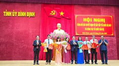 Bình Định công bố 13 Sở mới, 13 cán bộ chủ chốt nghỉ hưu