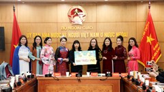 Áo dài Việt lan tỏa từ châu Âu về quê hương