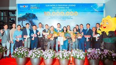 Vị khách thứ 10 triệu tại Fansipan nhận phần quà trị giá hơn 20 triệu đồng