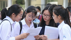 Điểm sàn đại học chạm mốc 25: Vì sao đạt sàn vẫn rất xa điểm chuẩn?