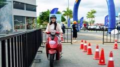 Phố đông ngõ nhỏ đã có VinFast Evo Lite: Đi tiện, không cần bằng lái, đổi pin “siêu tốc”
