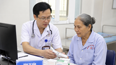 Thuốc miễn phí cho người bệnh: Không thanh toán trùng Bảo hiểm y tế