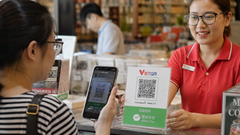 Khách Trung Quốc quét Weixin Pay ở Việt Nam: Cửa hàng nào nhận được tiền?