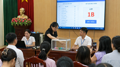 Bốc thăm xếp lớp đầu cấp: Có chặn được chuyện “xin lớp, chọn cô”?