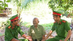 Gần nhau từ một lời chào