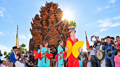 Mùa Katê về với gốm Chăm: Hành trình đưa di sản vươn tới tầm vóc đại diện nhân loại