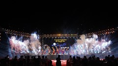 Cặp đôi Trọng Tấn - Lan Anh tái hợp trong chương trình tôn vinh vịnh đẹp Lăng Cô