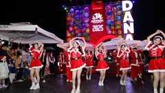Bài 2: Rộn rã khí thế doanh nghiệp
