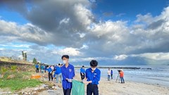 Thanh niên Đà Nẵng chung tay giữ gìn môi trường biển