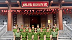 Công an Hương Sơn dâng hương, giáo dục truyền thống