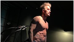 David Beckham khoe vóc dáng săn chắc trong sinh nhật 49 tuổi