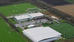 Vừa sa thải hàng loạt nhân viên, Man United lại có thêm cải tổ mới