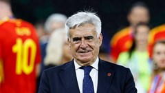 Sao MU nhận chỉ trích nặng nề, bị đòi trả lại lương nếu muốn rời đi