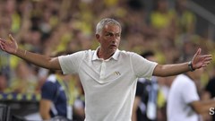 HLV Mourinho nổi cơn thịnh nội, chỉ trích VAR mắc sai lầm tai hại