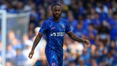 Sterling ở 'đầu sóng ngọn gió' ngày Chelsea thua trận