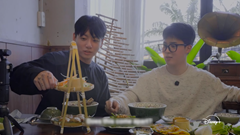 Sốc: Jungkook, Jimin (BTS) ở Đà Nẵng ăn 1 bữa gọi 9 món toàn thịt và hải sản