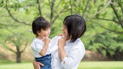 Con càng yêu bạn, 3 “hành động nhỏ” này càng không giấu được: Nhiều cha mẹ lại thấy phiền và vô tình nổi nóng